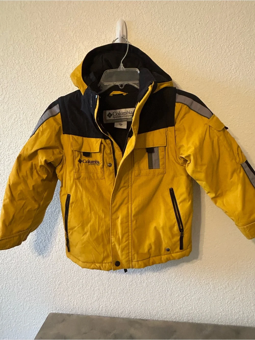 Columbia Vertex boys youth hooded ski jacket yellow black winter coat - 6/7